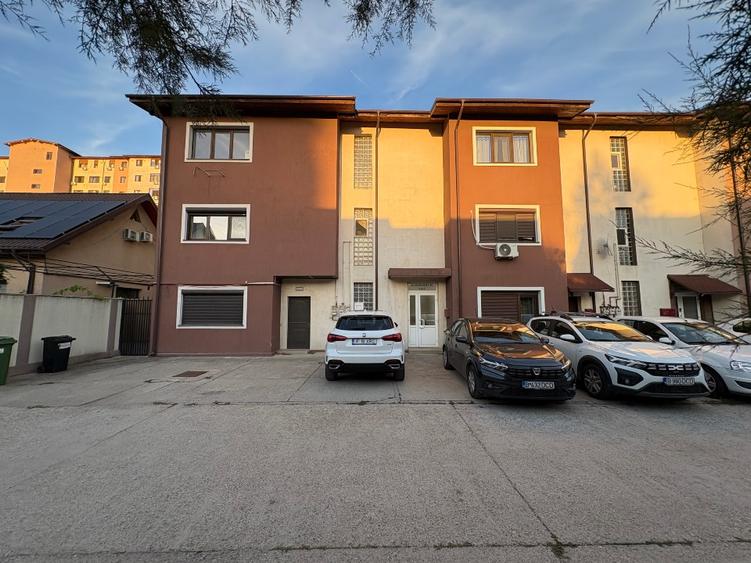 Apartament 3 camere , 103m patrati + terasa 15mp , parcare privata