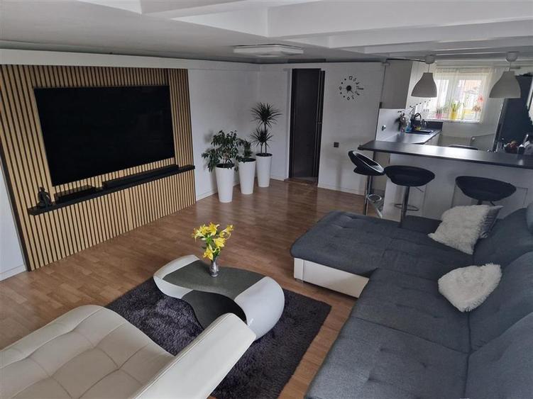 Apartament 4 camere decomandat zona Calea Cisnadiei