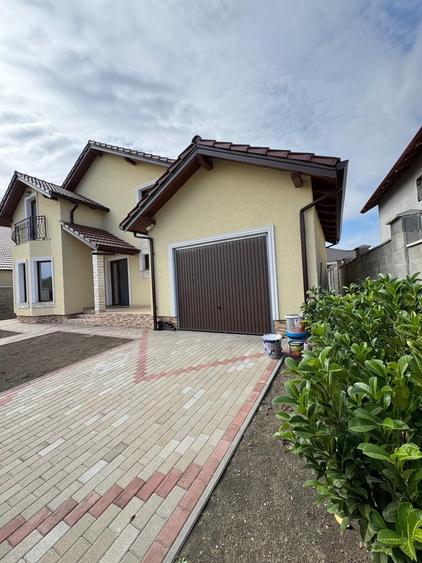 Casă Individuală în Ghiroda | 4 Dormitoare | 4 Băi | Garaj | Teren 509 mp | 170