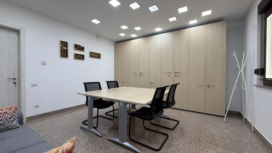 2 camere  Central  Renovat complet  Garaj + Boxă  Centrala+incalzire pardoseala