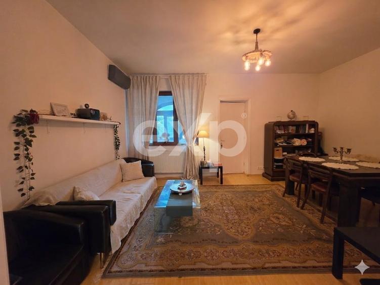 Decebal, Delea Noua, apartament de vanzare etaj 1 cu centrala proprie