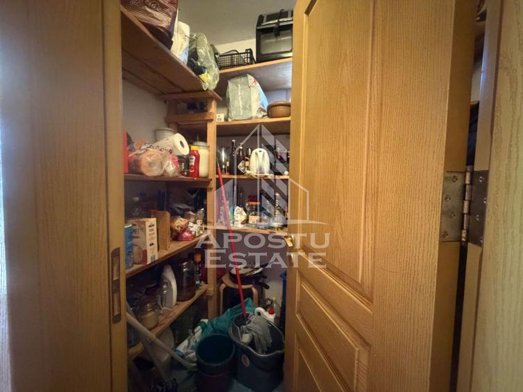 Casa individuala cu 5 camere, carport, 426mp teren in Sanandrei