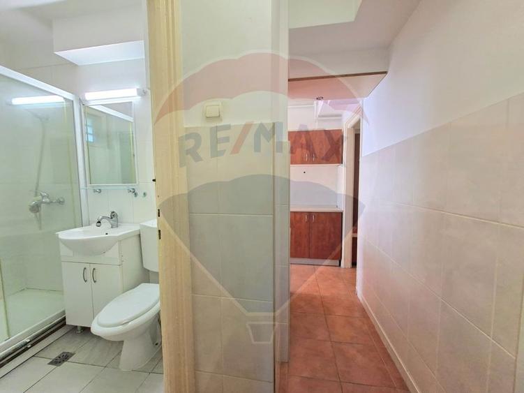 Apartament 2 camere decomandat, centrala gaz, de închiriat Podgoria