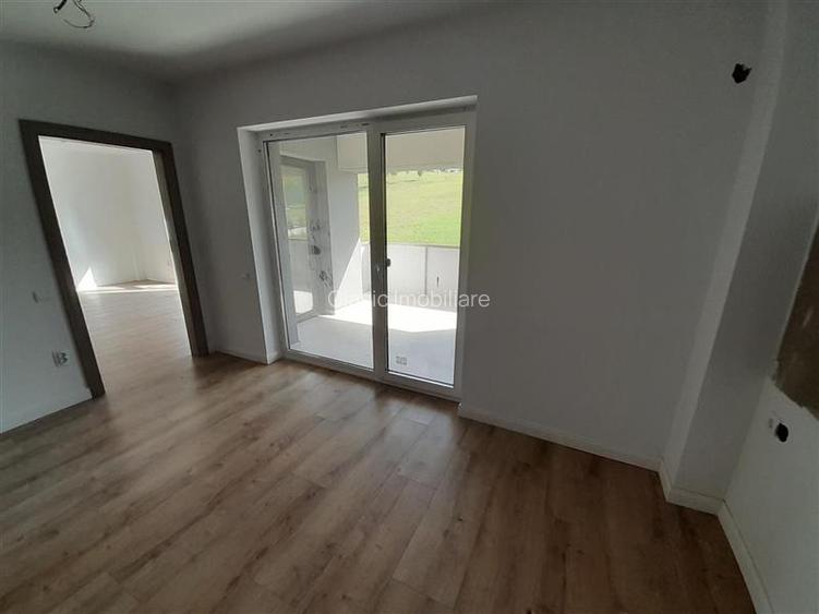 Vanzare apartament 3 camere zona Valea Chintaului Iris 4 km Auchan, Cluj-Napoca