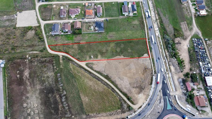 Teren intravilan Osorhei langa centura