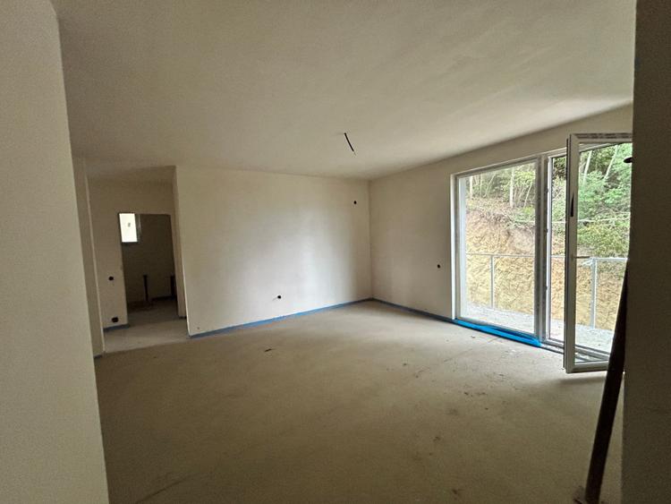 Apartament 3 camere cu parcare, 67 mp, terasa 50 mp, semifinisat, zona Teilor