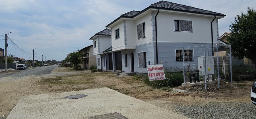 Duplex P+E in Mosnita despartit prin garaj