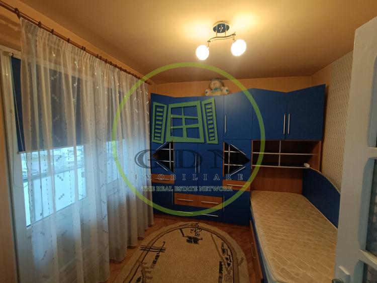 Apartament cu 3 camere, etaj 2, de vânzare în mun. Reghin, bld. Unirii