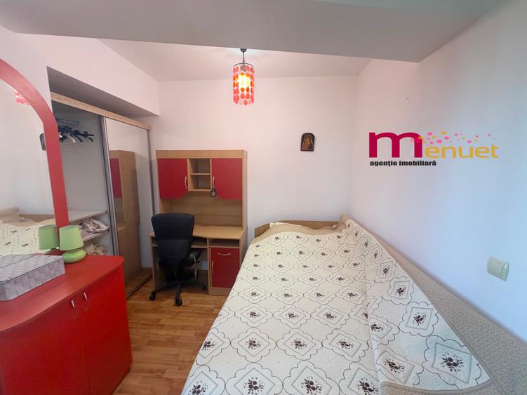 Apartament 2 camere,zona Biserica cu Ceas,etaj 1