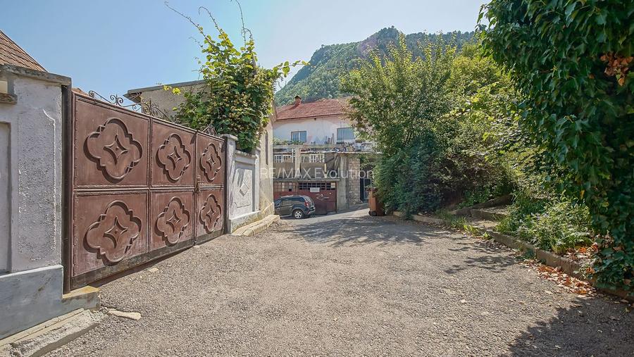 Comision 0%! Casă în Schei | Acces din 2 străzi + acces auto - 30