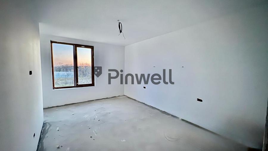 Casa duplex cu 2 locuri de parcare