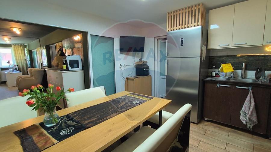 Casă 3 camere + teren 935 mp de vânzare - Zona General Galați