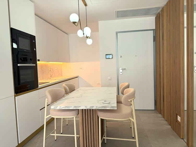 UP-site - Calea Floreasca: 2 camere, est, mobilat, piscina, spa