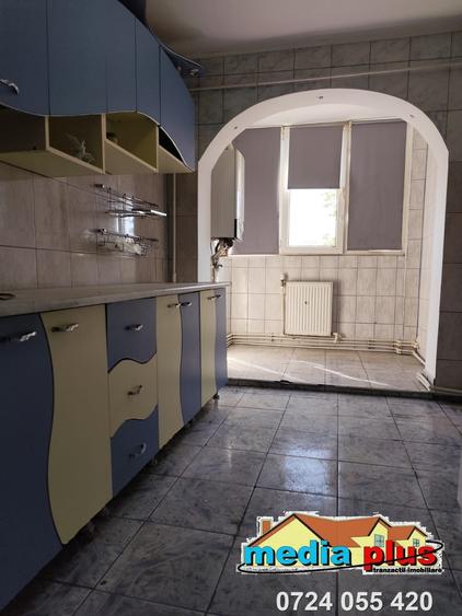 Apartament 3 camere decomandat de vânzare – Micro 16