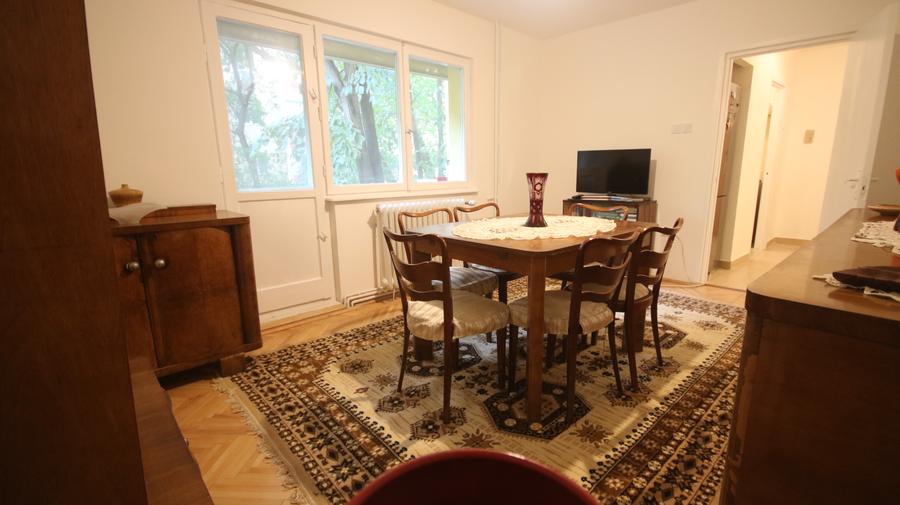 Vanzare apartament cu 4 camere renovat recent,imobil reabilitat termic,lift