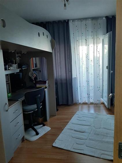 Decomandat cu centrala /2 camere/Zona Dambovita/Mansarda