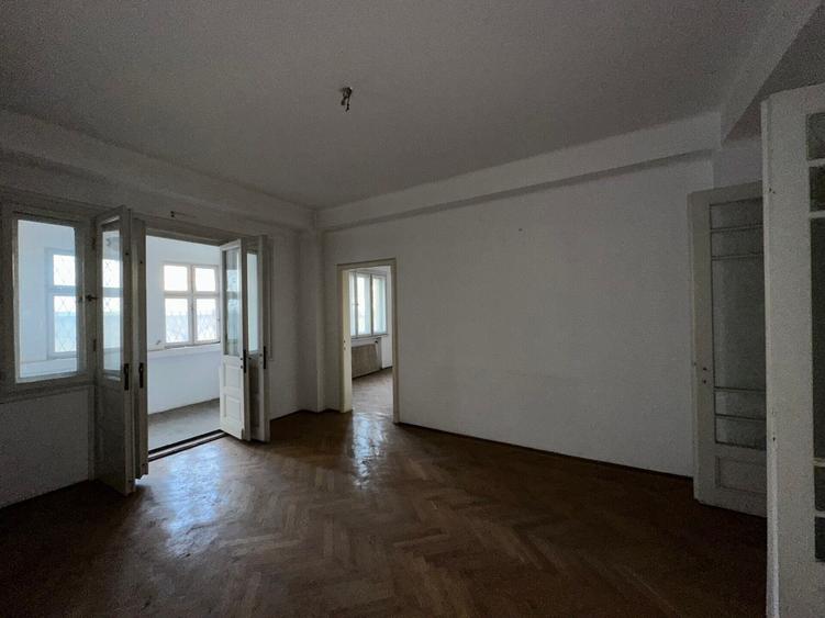 ARMENEASCA - Carol 4 camere 120 mp utili parter cu curte