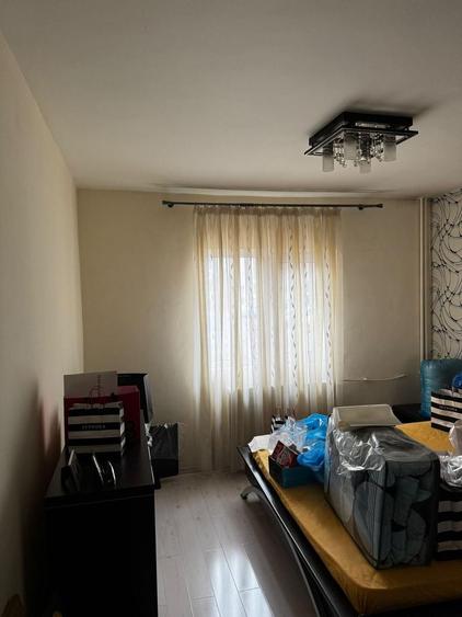 Apartament cu 3 camere , str. Bozieni