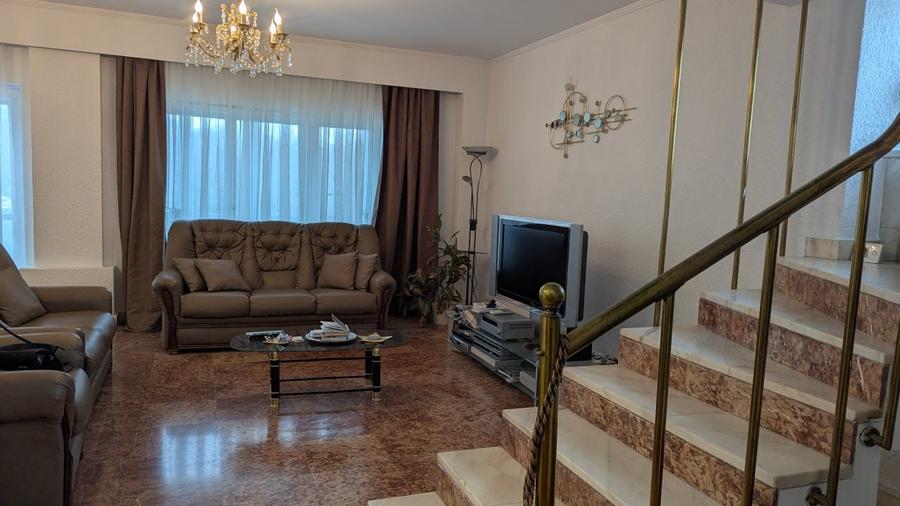4 CAMERE , LOC DE PARCARE, CENTRALA PROPRIE! 5 min de metrou PIAȚA VICTORIEI