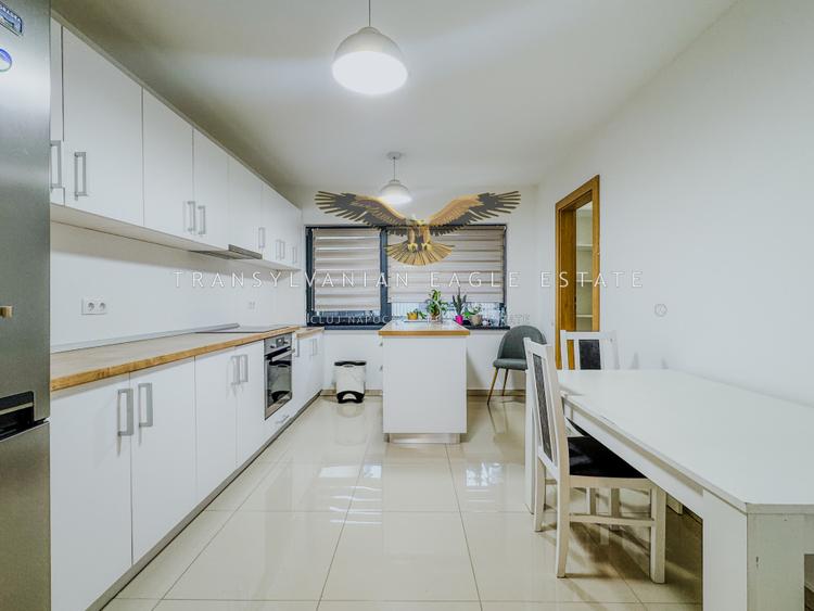 Casă modernă de tip duplex situată în Cartierul Europa