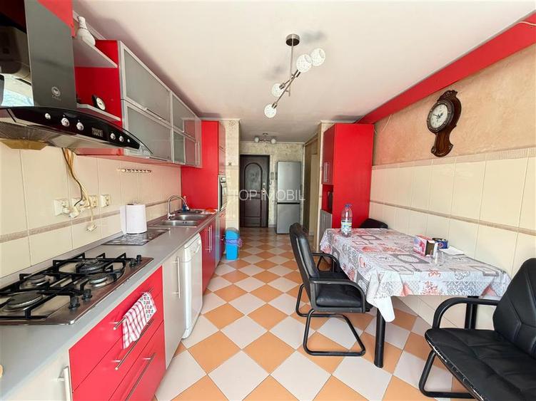 Apartament 3 camere DECOMANDAT, etaj 1,  Poitiers - Frumoasa - 4