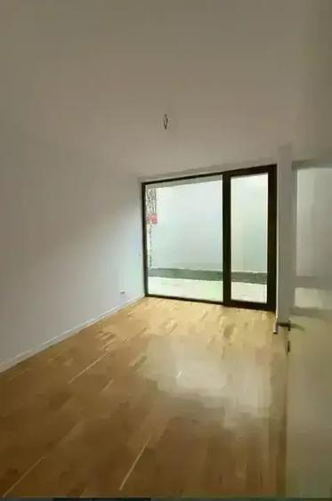 Apartament 3 camere cu gradina proprie| Parc Cismigiu I Metrou Eroilor I