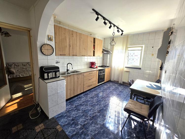 Cel mai ieftin 4 camere din Berceni, cu loc parcare si centrala proprie