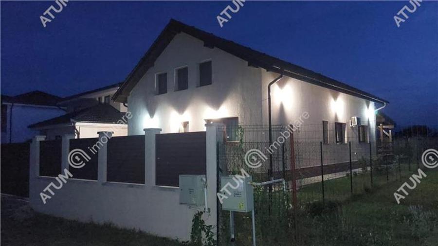 Casa individuala cu 4 camere terasa si teren 500 mp in Sura Mica Sibiu