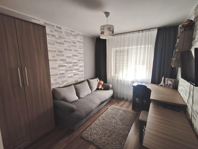 Apartament 3 camere 72 zona Bradet 89.000eur neg usor