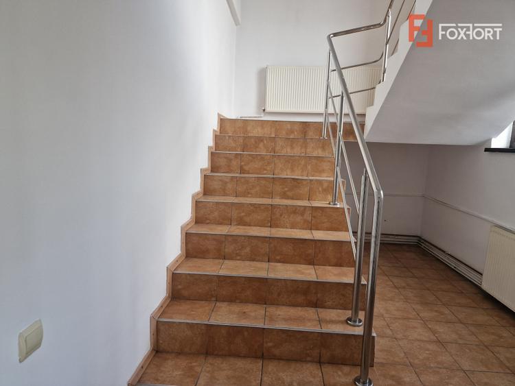 Spatiu comercial cu 16 incaperi - zona Mehala
