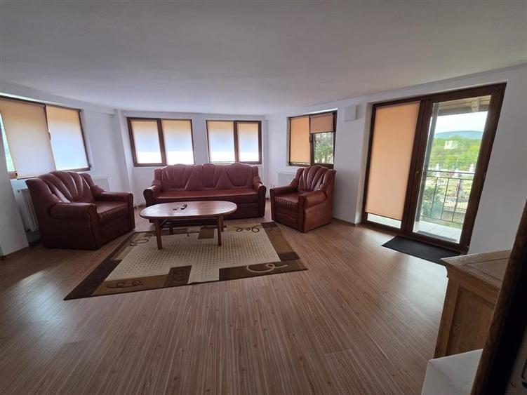 Vila cu 3 apartam., spalatorie, teren 316 mp, Fedelesoiu, Daesti, Rm. Valcea