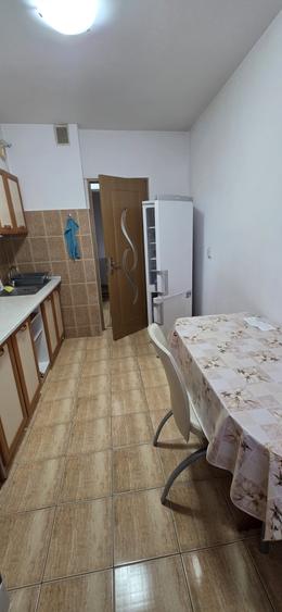 Ideal pentru 2 studenti. Apartament 2 camere decomandat, Bdul Independentei UMF