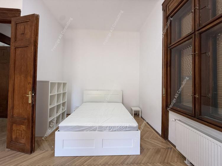Apartament Patrimonial 150 mp | Balcon cu vedere directa spre Piata Victoriei