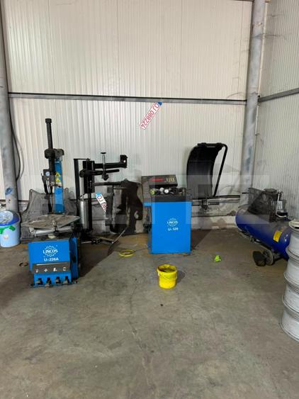 Service auto complet echipat de închiriat, 400 mp, Parcare generoasă