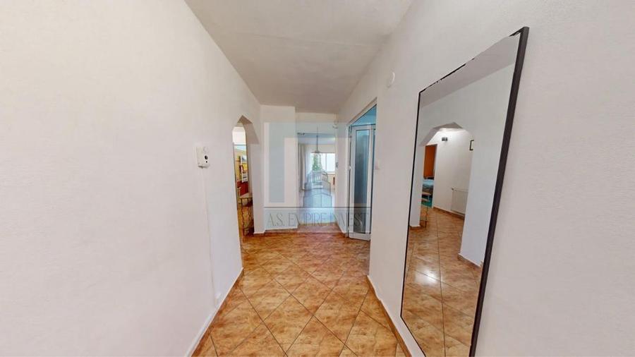 Apartament 3 camere , 2 bai, 2 balcoane, etj 1 -zona Astra/Brasov