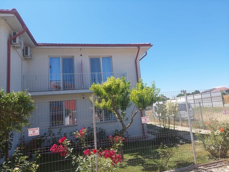 Vand pensiune Vama Veche, 2 corpuri, 610 mp construiti, 1019 mp teren, 21,5m fr