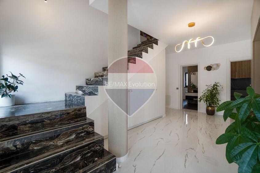 Casă cu personalitate | 204 mp utili | 600 mp teren | Izvor