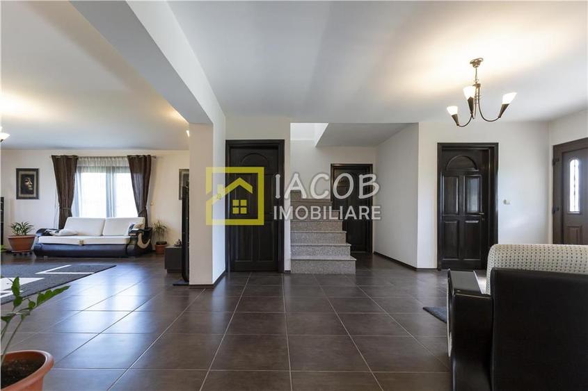Vila cu 6 camere, 952 mp teren, Saucesti, Bacau