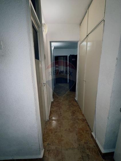 1 Mai, 4 camere decomandat, mobilat, utilat, centrala proprie