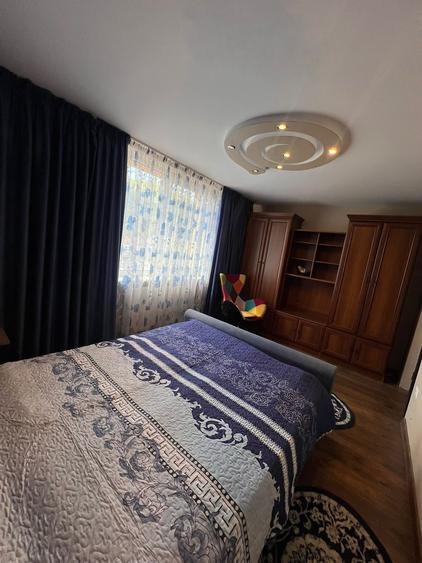 Apartament renovat complet, 69 mp, etaj 8 – Zona Semiluna, Dărmănești