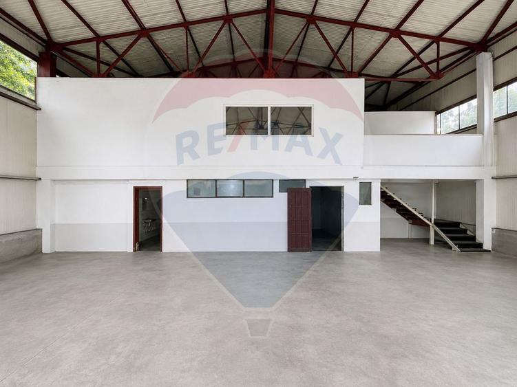 Hala + platforma betonata 600mp, Stefanesti langa centura