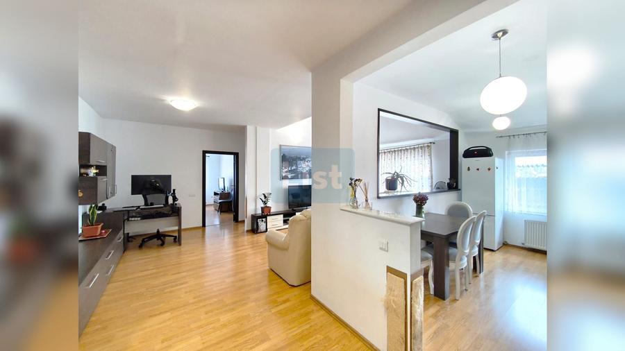 Apartament cu 2 camere Semicentral cu parcare - Comision 0%