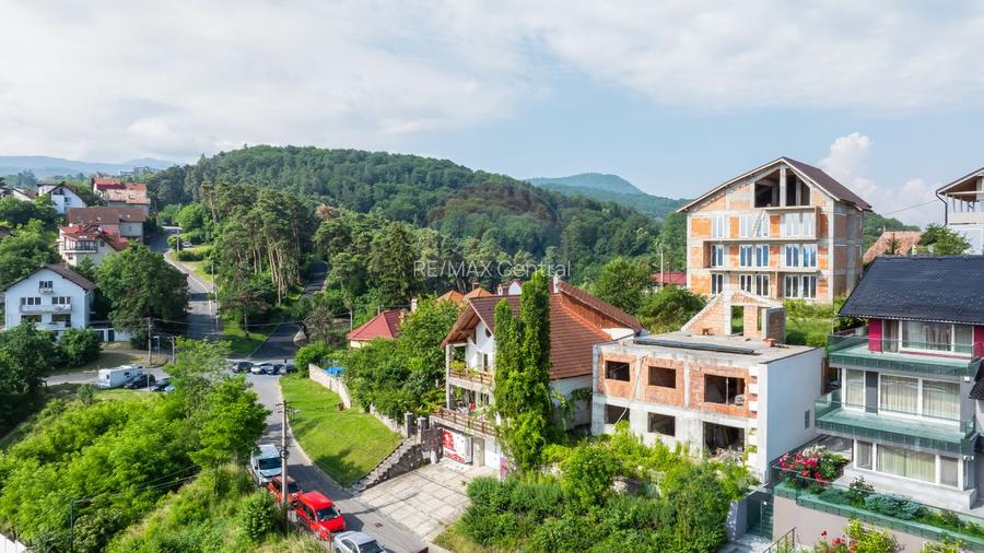 Casă cu potențial investițional pe Str. Căprioarei, Brașov - 2