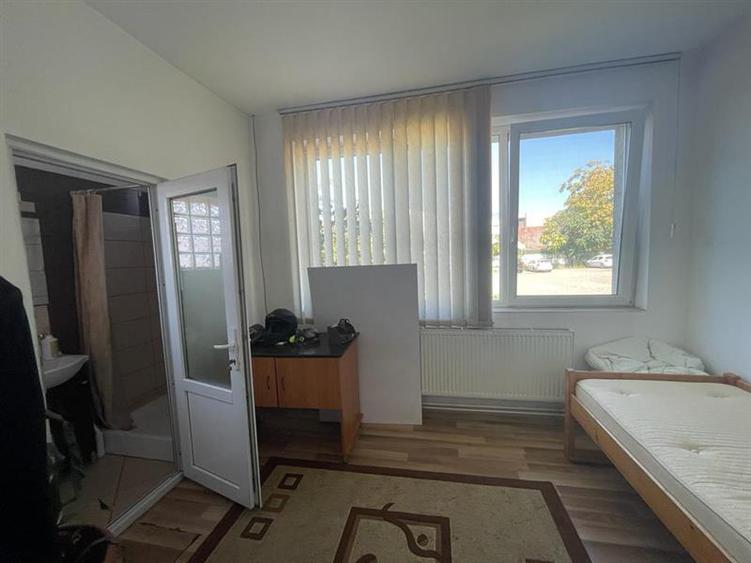 De inchiriat spatiu comercial zona 7 noiembrie 1899 mp