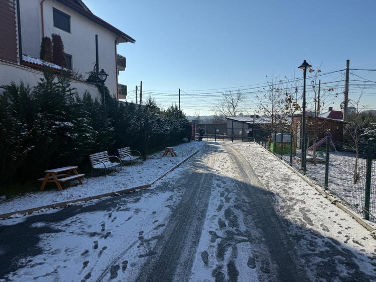 Ap. 3 camere decomandat, 2 bai, debara, 91 mp utili, PARCARE INCLUSA
