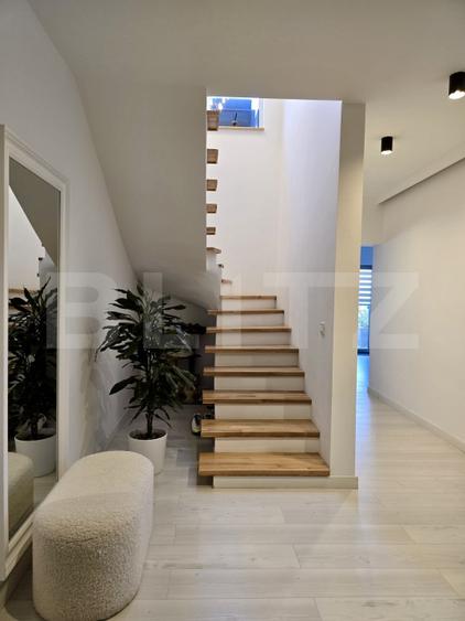 Penthouse de vanzare, 120 mp + 60 mp terasa, zona Unirii
