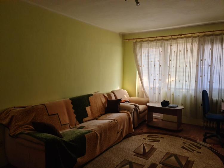 Vând apartament două camere