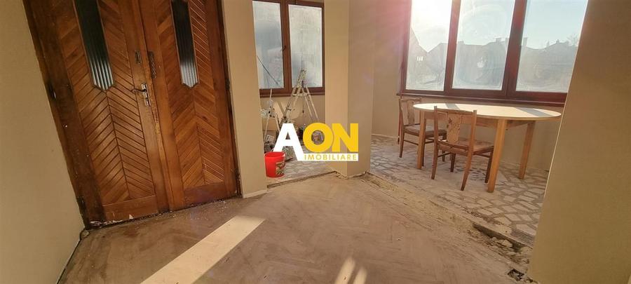 Spatiu Comercial Renovat cu Curte Interioara 7 Euro/mp