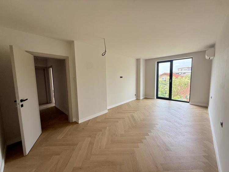Jolie Ville - Apartament 2 camere in complex- piscina- TVA deductibil