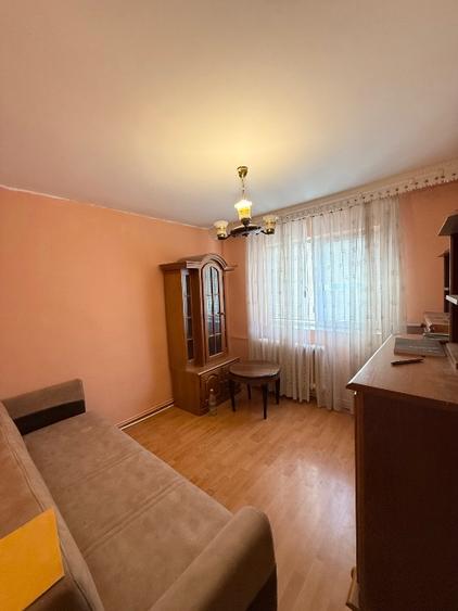 Apartament 3 camere, Dacia, etaj 2, 84500e